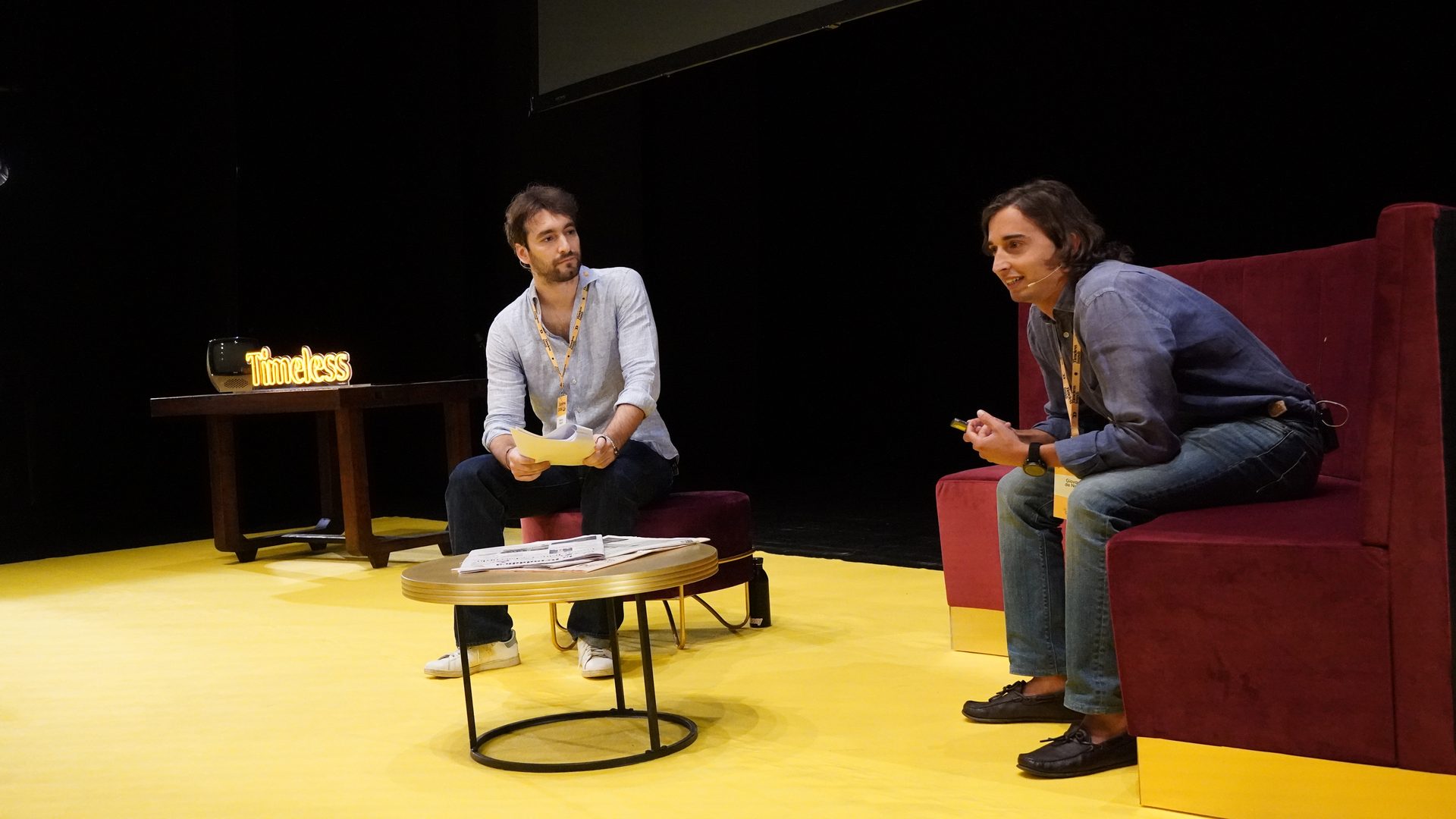 Federico Graziani e Giovanni De Nardis sul palco del Teatro degli Impavidi a Sarzana durante Pausa Lunga Live